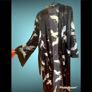 Xl-1X silk-like robe with crane pattern. Never worn. No tags. With black tie.